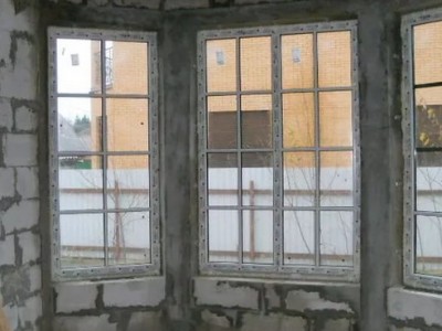 Порядок проведения работ установки окон во время строительства дома